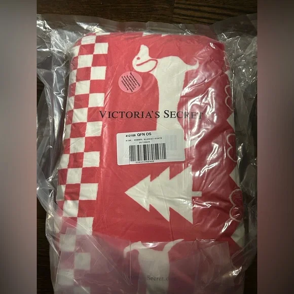 Victoria's Secret / Pink Plush Blanket - Picture 5 of 5